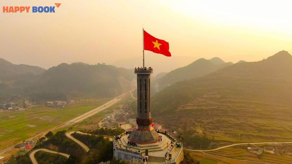 Cột cờ Lũng Cú là địa điểm được nhiều du khách ghé thăm