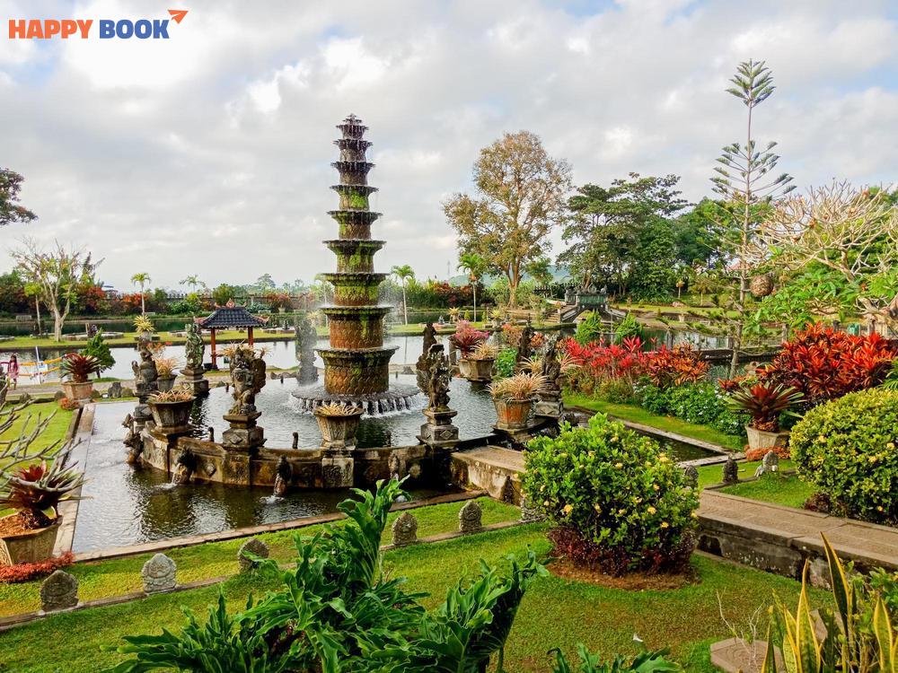 Cung điện nước Tirta Gangga
