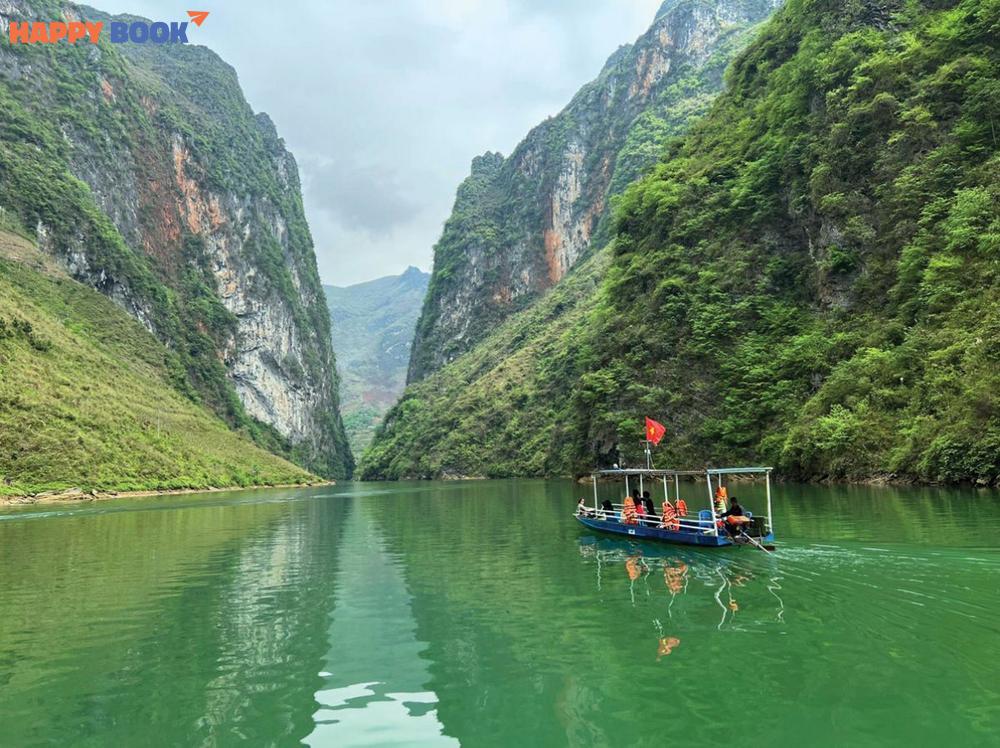 Dòng sông Nho Quế xinh đẹp